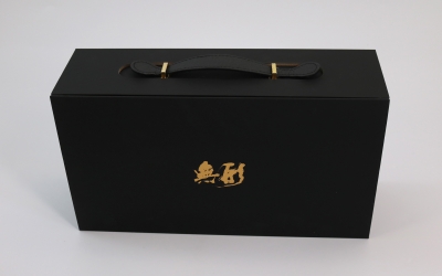 黑卡纸手提礼盒